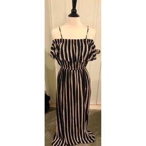 ☀️Off the shoulder maxi dress☀️